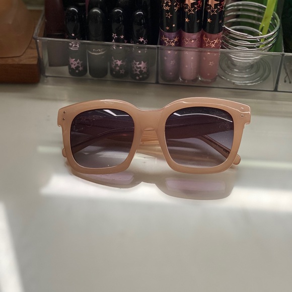 *SOLD❤️ Banana Republic peach sunglasses*read desc - Picture 12 of 12